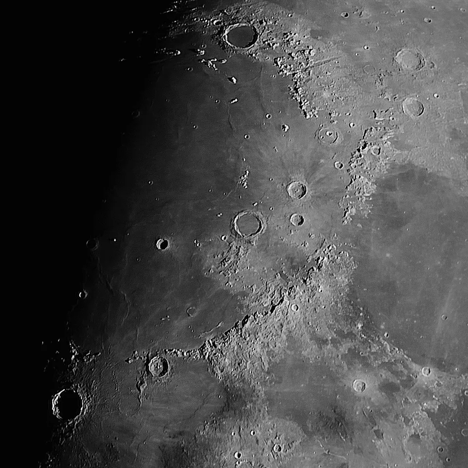 Mare Imbrium & Mare Serenitatis: astrophotograph by Pete Lawrence