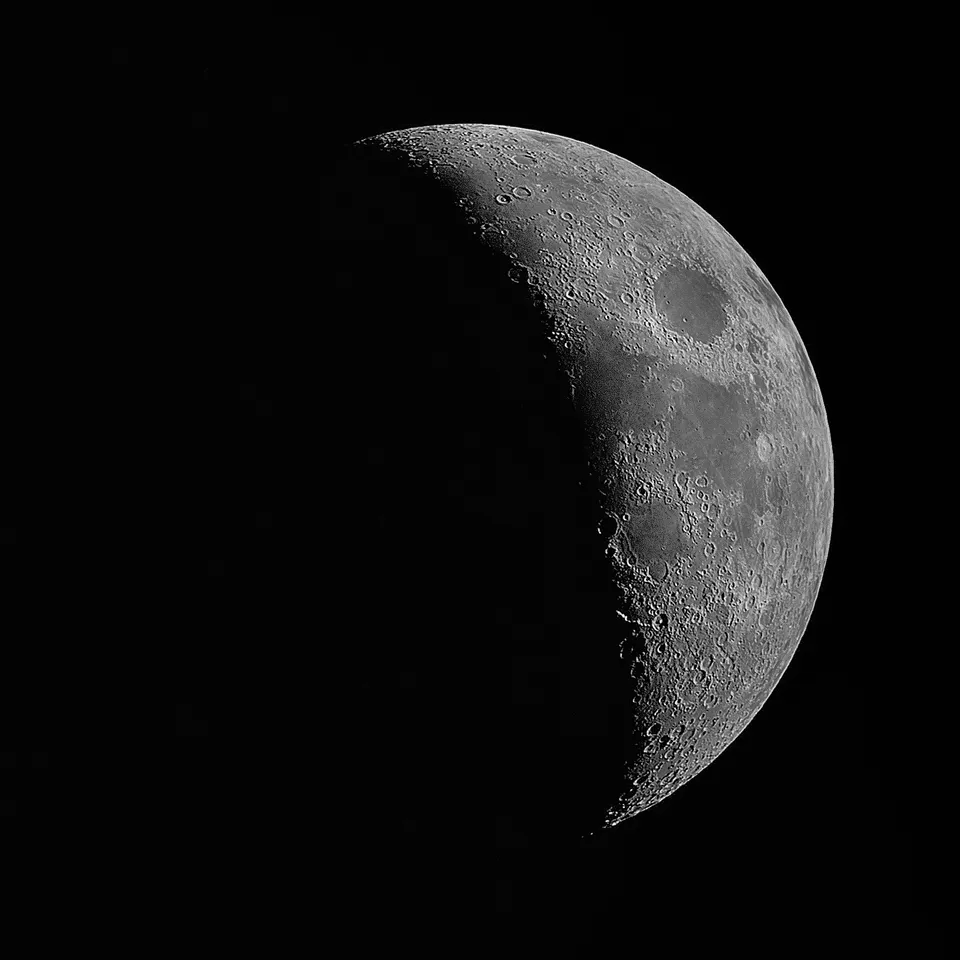 The Moon (32% Illumination): astrophotograph by Pete Lawrence