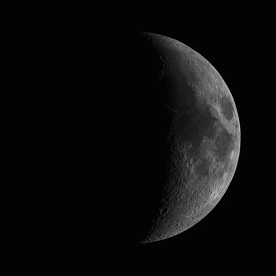The Moon (33% Illumination): astrophotograph by Pete Lawrence