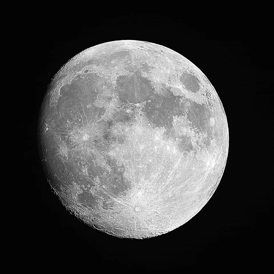 The Moon (95% Illumination): astrophotograph by Pete Lawrence