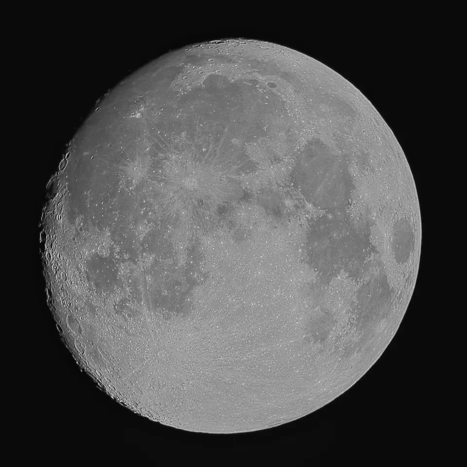 The Moon (95% Illumination): astrophotograph by Pete Lawrence